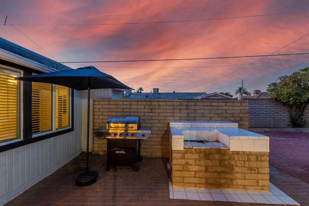 New Midtown Modern Studio With Backyard Phoenix Kültér fotó